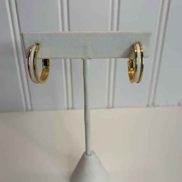 Vintage Latch Back Hoop Earrings White Inlay 3/4" diameter - Picture 1 of 4